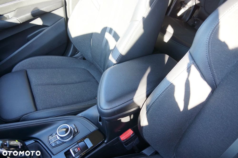 BMW X1 xDrive20d Sport Line - 24