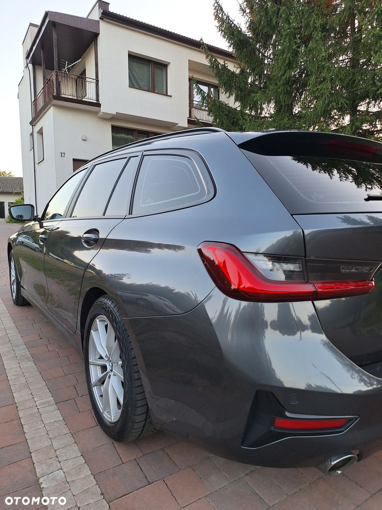BMW Seria 3 320i Sport Line - 7