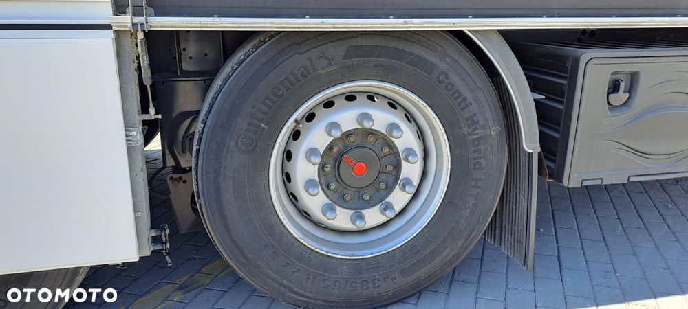 Wielton Naczepa furgon - 14