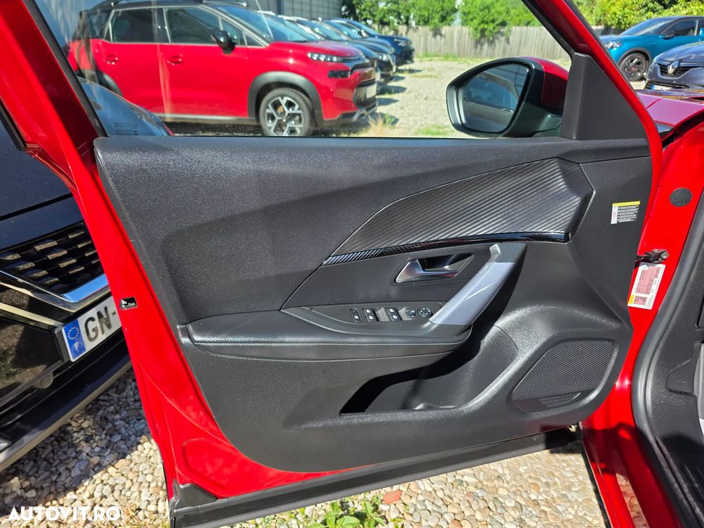 Peugeot 2008 PureTech 130 EAT8 GT - 22
