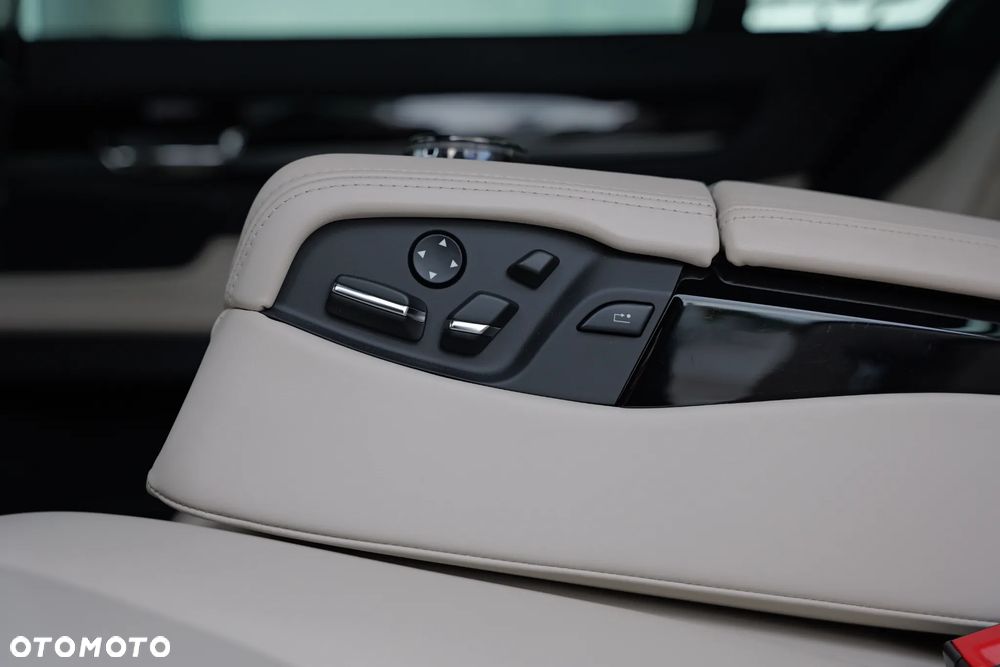 BMW Seria 7 750Ld xDrive Blue Performance Edition Exclusive - 15