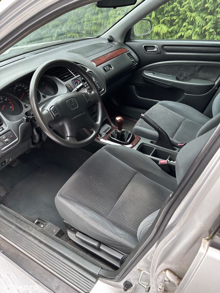 Honda Accord 1.8i S - 2
