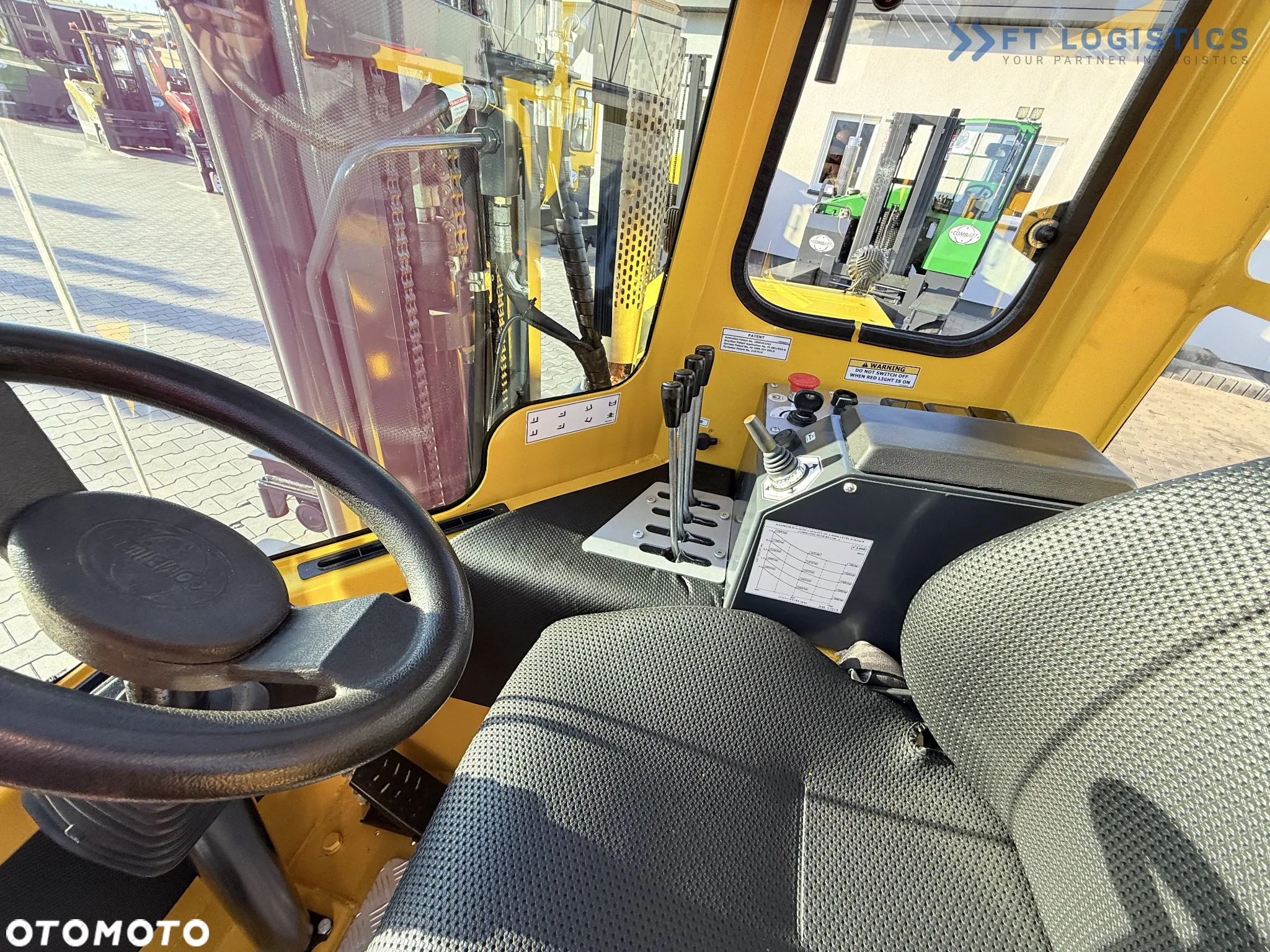 Combilift C3000 / GAS / TRIPLEX- 7600MM / POZYCJONER WIDEŁ / WOLNY SKON / PEŁNA OGRZEWANA KABINA / JEDYNIE 7868H / Szeroka oferta wózków czterokierunkowych i bocznych, dopasowanych do różnorodnych potrzeb i zastosowań. - 22