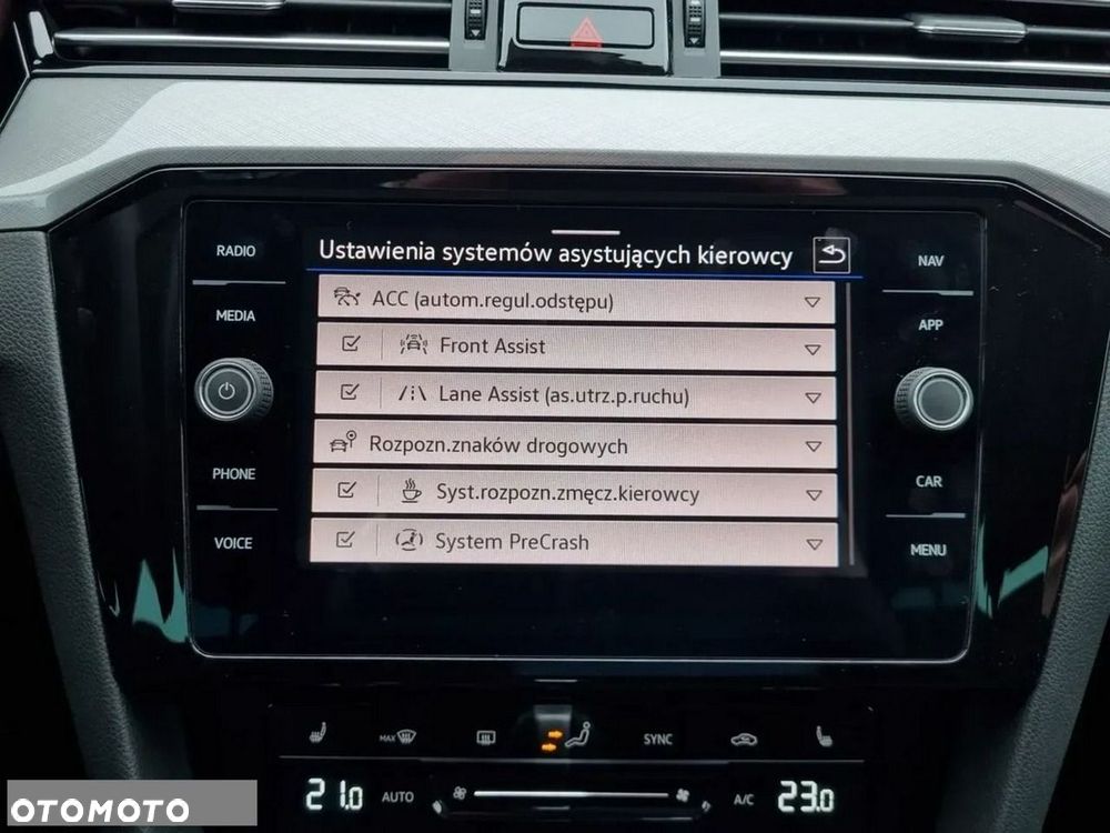 Volkswagen Passat - 25