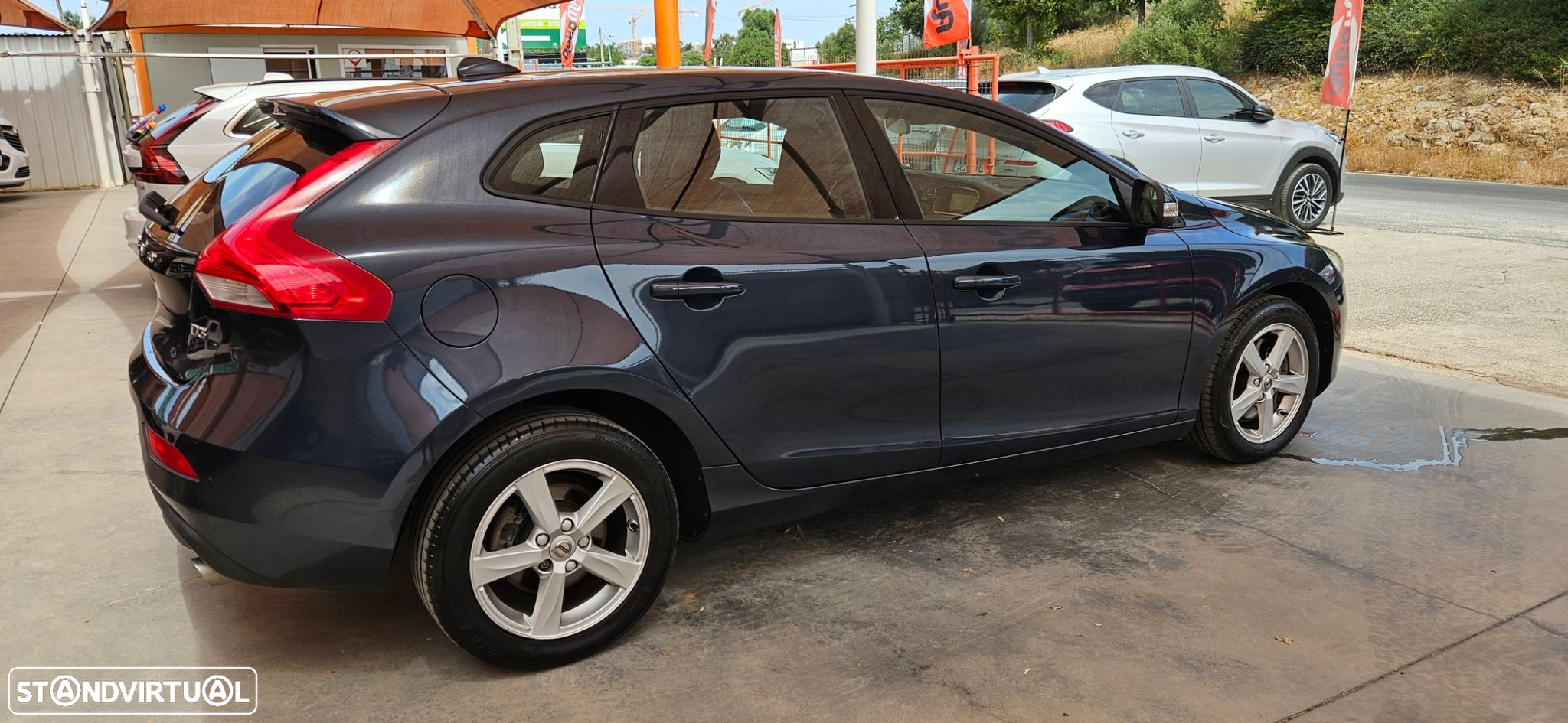 Volvo V40 2.0 D3 Momentum - 9