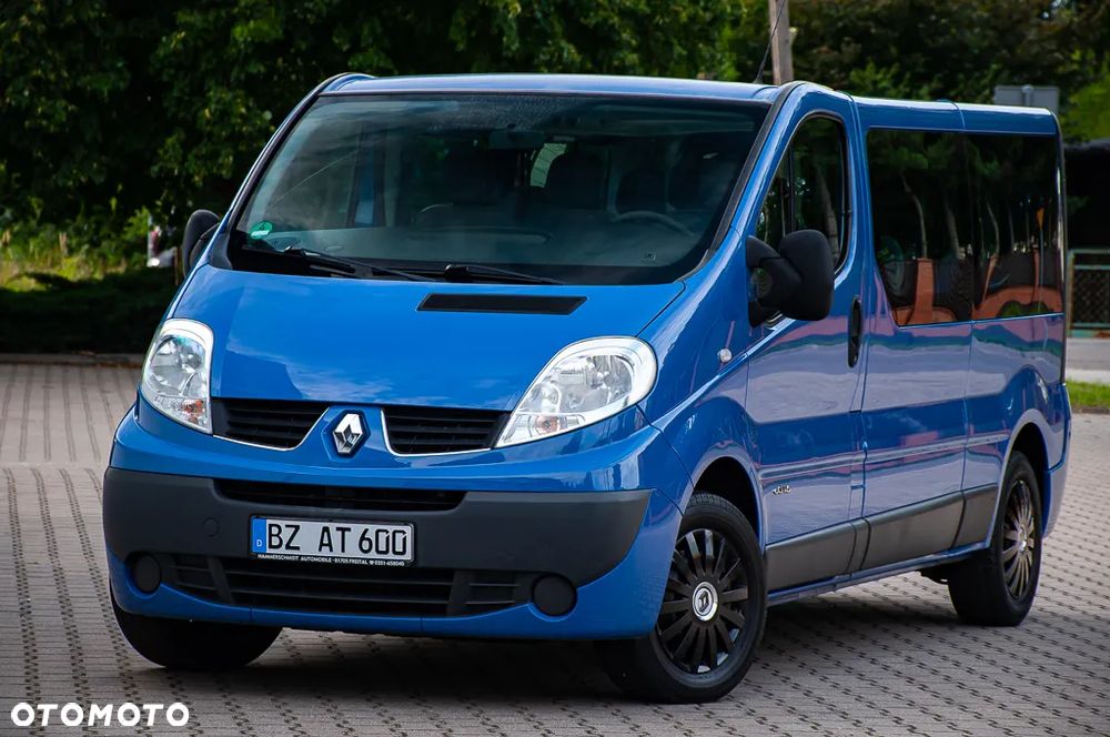 Renault Trafic 2.0 dCi 115 FAP Grand Passenger Black Edition - 9