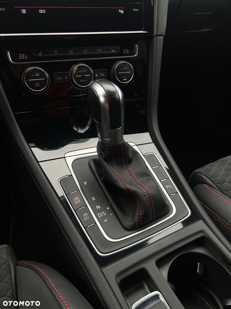 Volkswagen Golf GTI (BlueMotion Technology) DSG Performance - 22