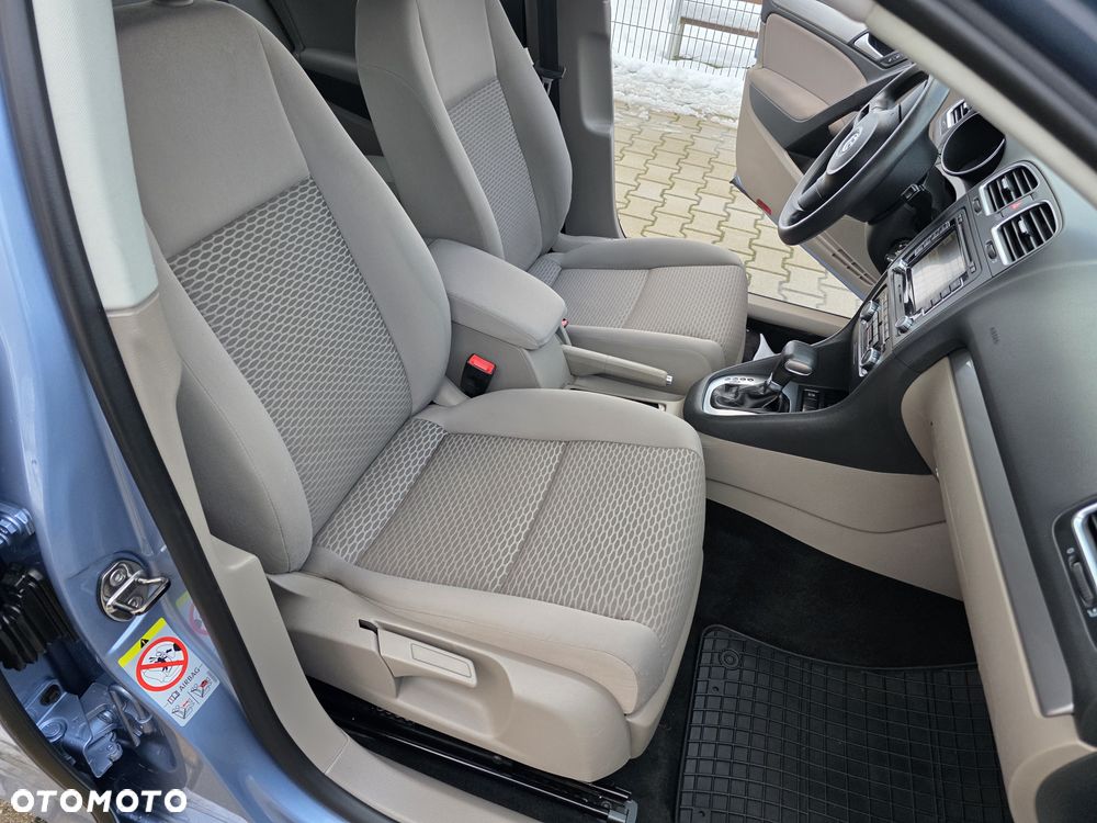 Volkswagen Golf 1.6 BlueTDI DSG Comfortline - 12