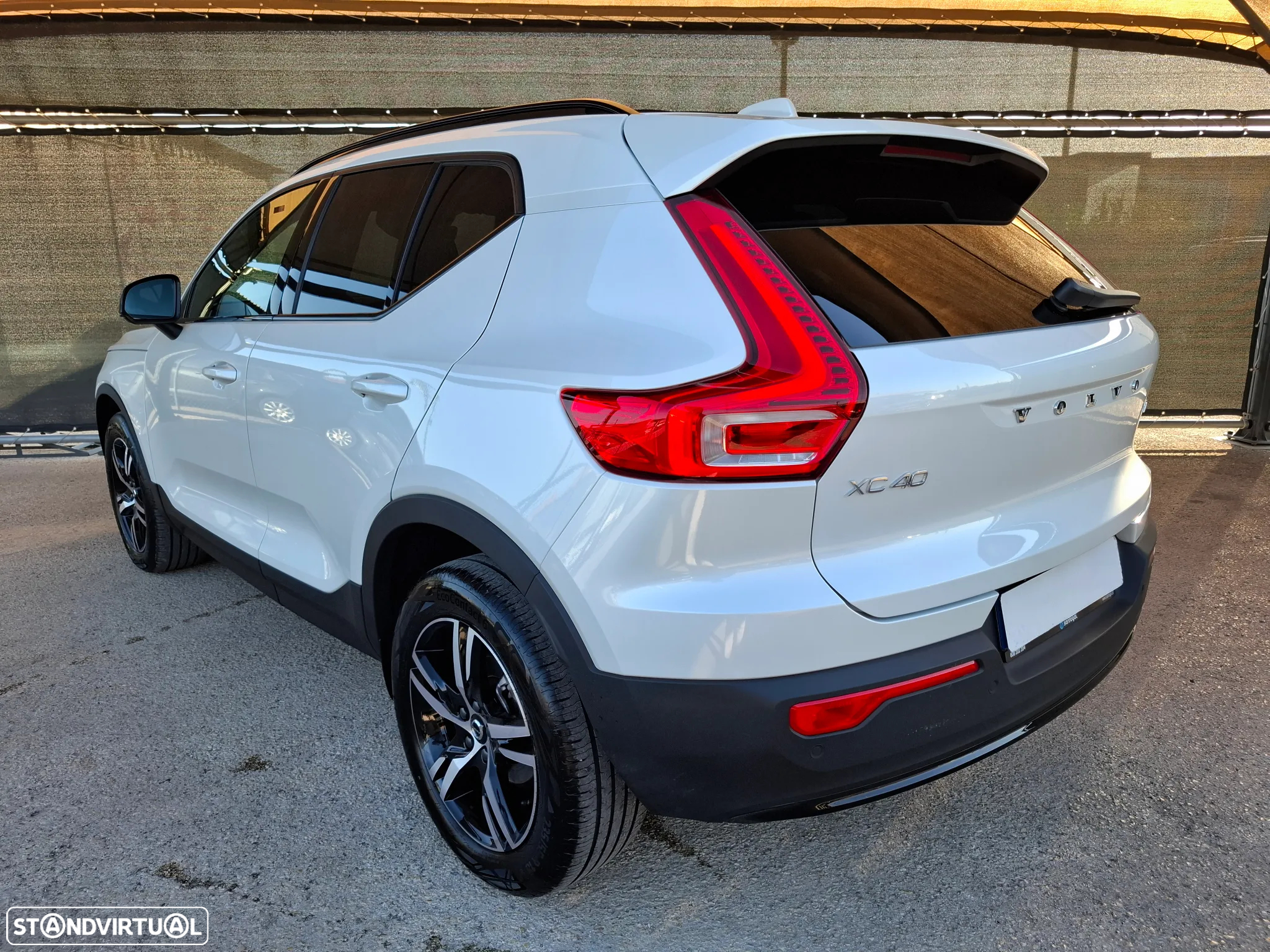 Volvo XC 40 1.5 T2 Plus Dark Auto - 9