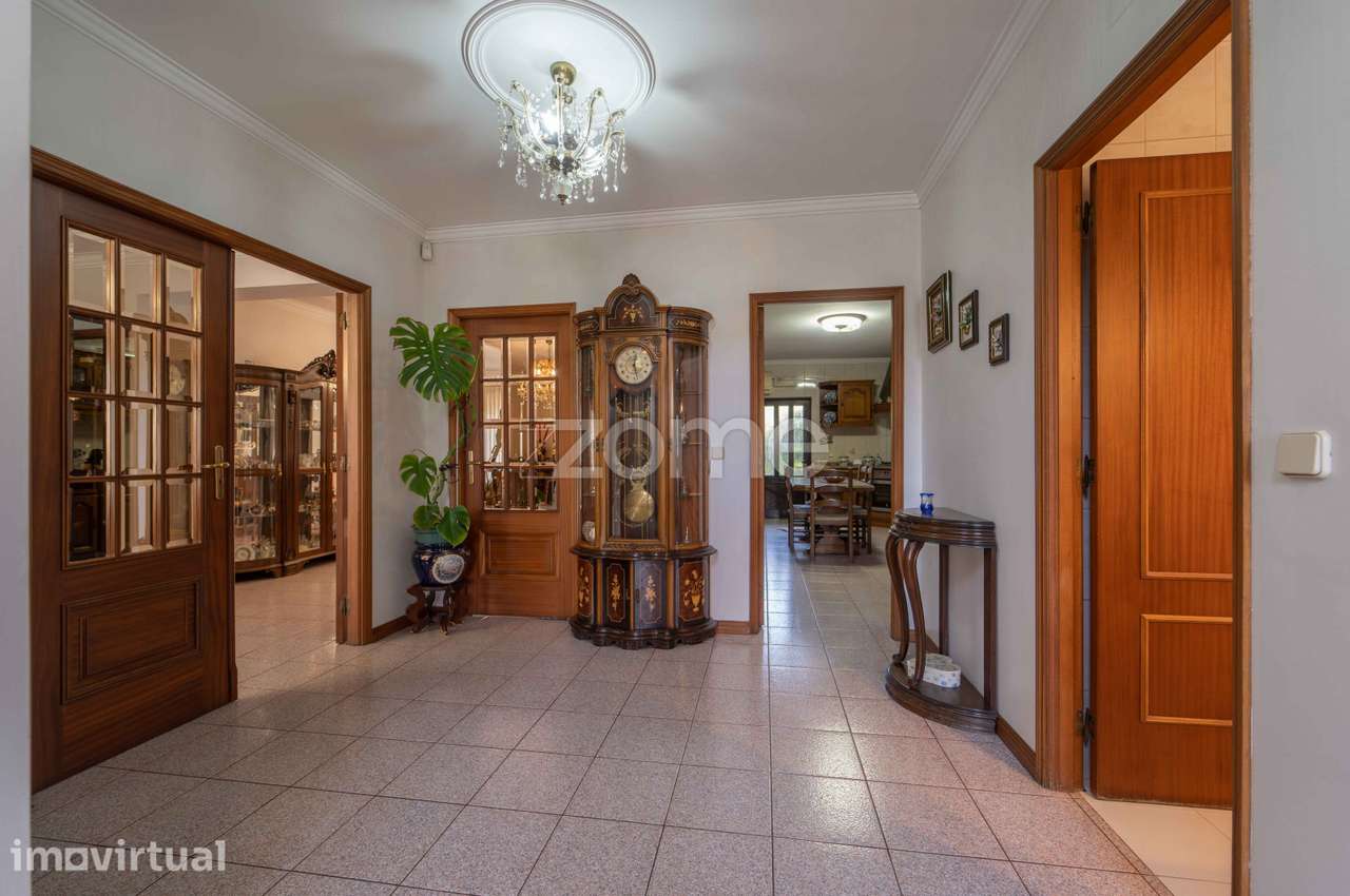 Moradia individual T4 em Semelhe, Braga - Grande imagem: 4/37