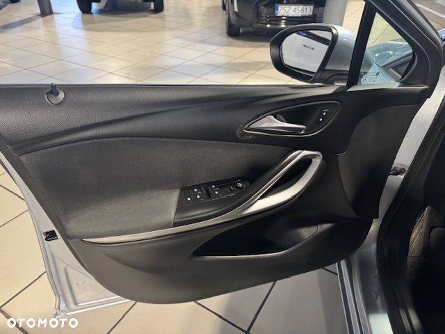 Opel Astra 1.2 T GS Line S&S - 11