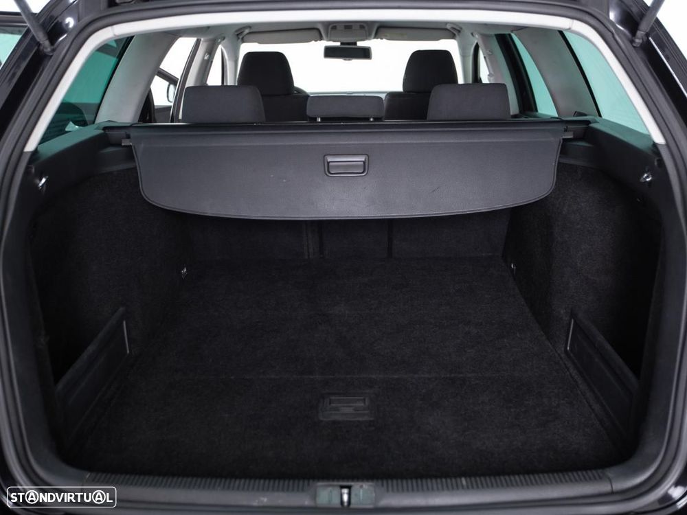 VW Passat - 11