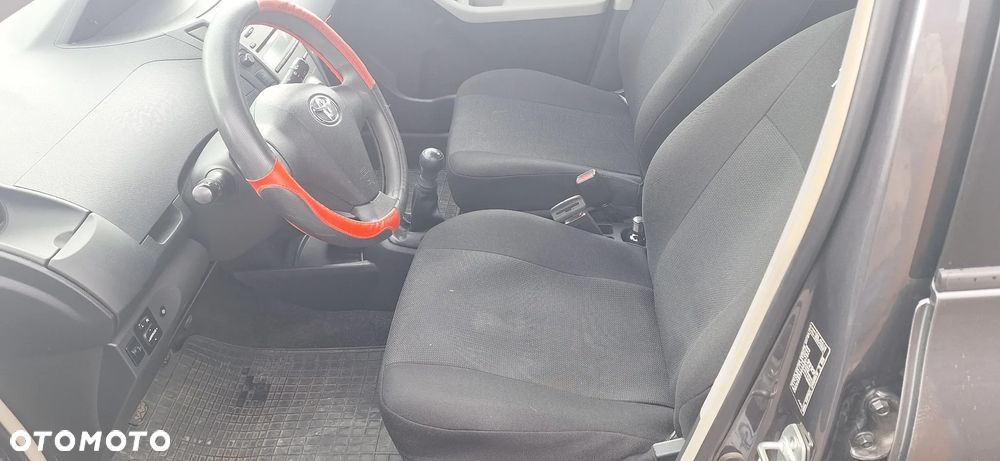 Toyota Yaris 1.0 Luna EU5 - 11