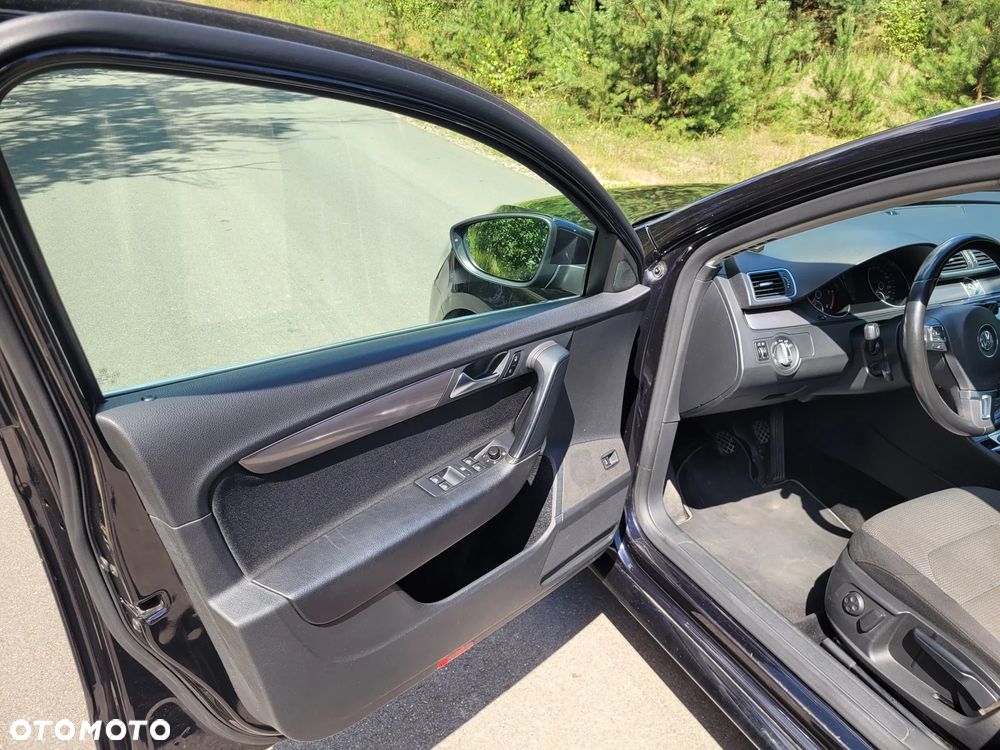 Volkswagen Passat 2.0 TDI BlueMotion Technology Comfortline - 17
