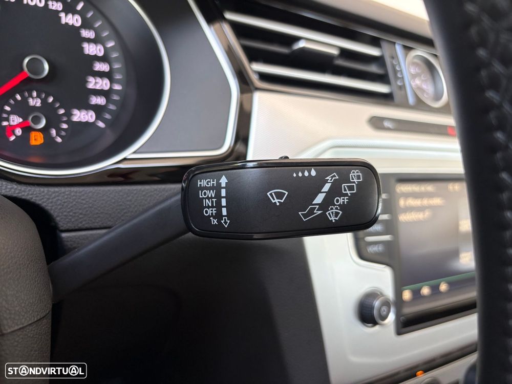 VW Passat Variant 2.0 TDI Confortline - 14