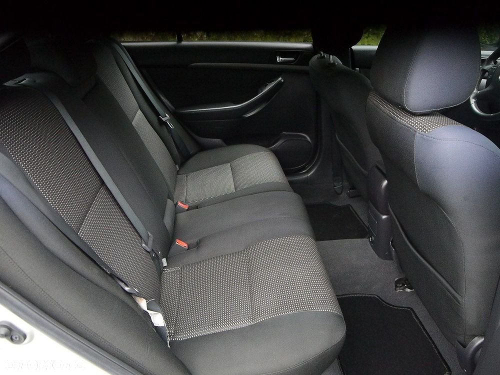 Toyota Avensis 2.0 VVT-i Sol plus Premium - 28