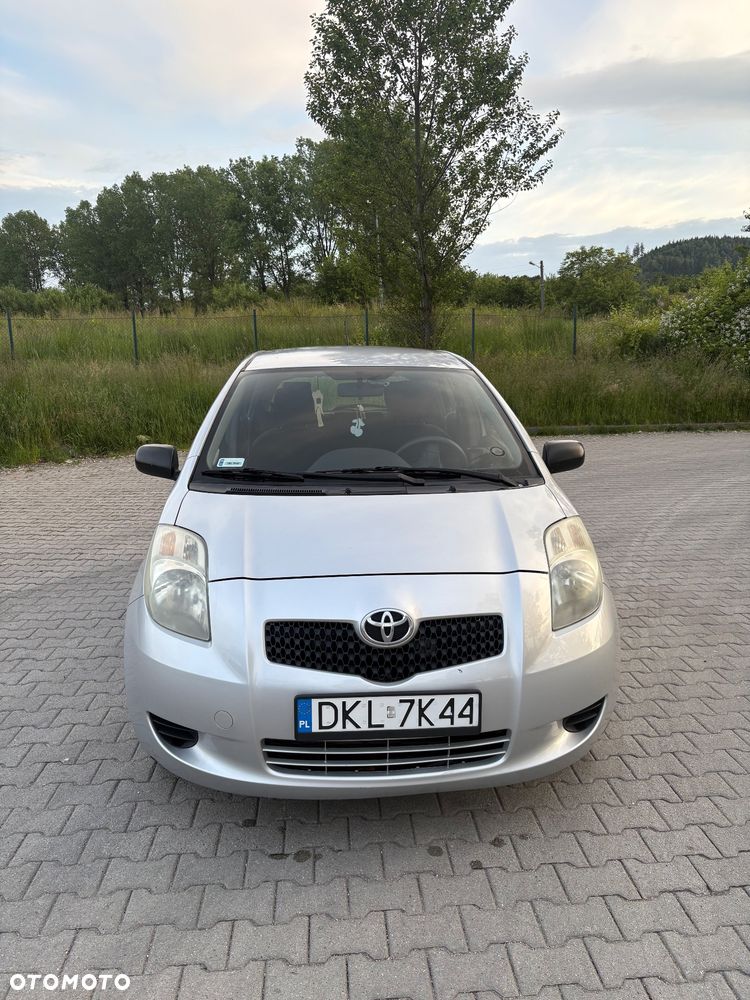 Toyota Yaris - 1