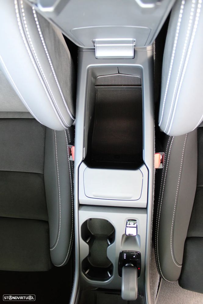 Volvo XC 40 1.5 T2 Plus Dark Auto - 34