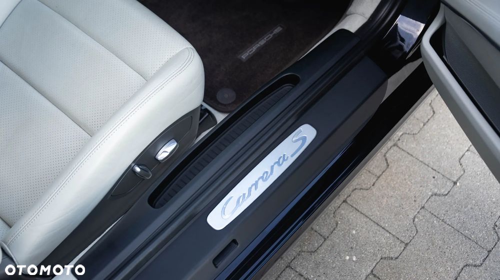 Porsche 911 Carrera S PDK - 35