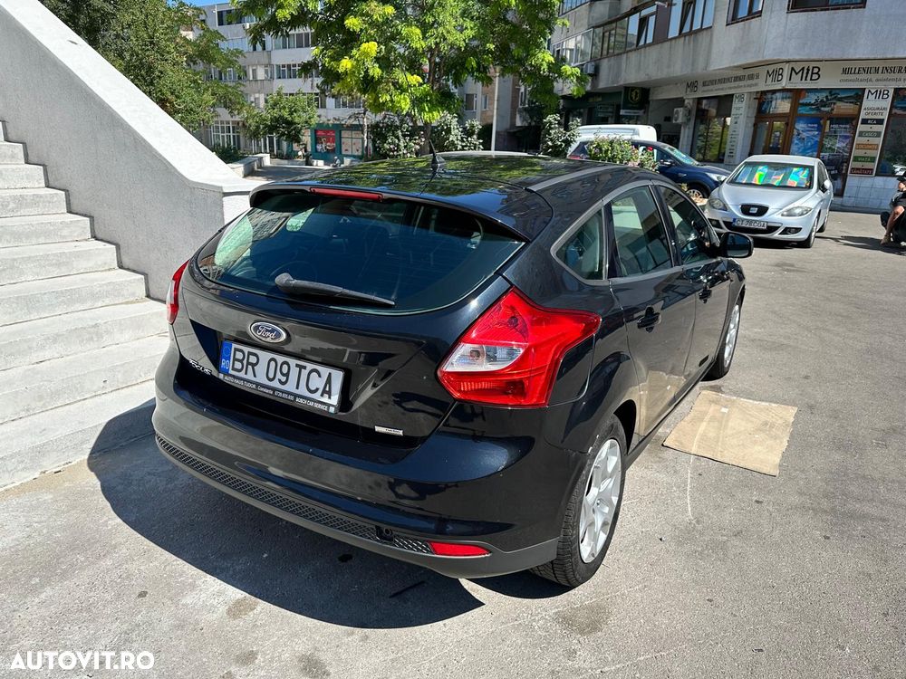 Ford Focus - 8