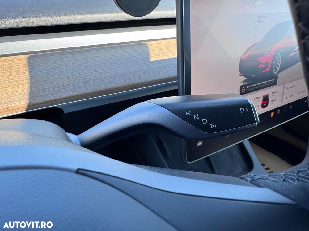 Tesla Model 3 Long Range AWD Premium - 23