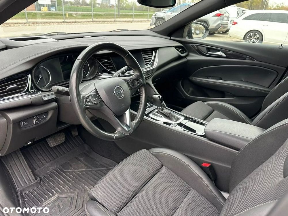 Opel Insignia - 10