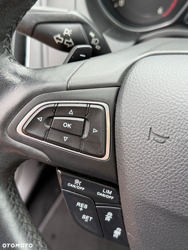 Ford Focus 1.5 TDCi SYNC Edition PowerShift - 28