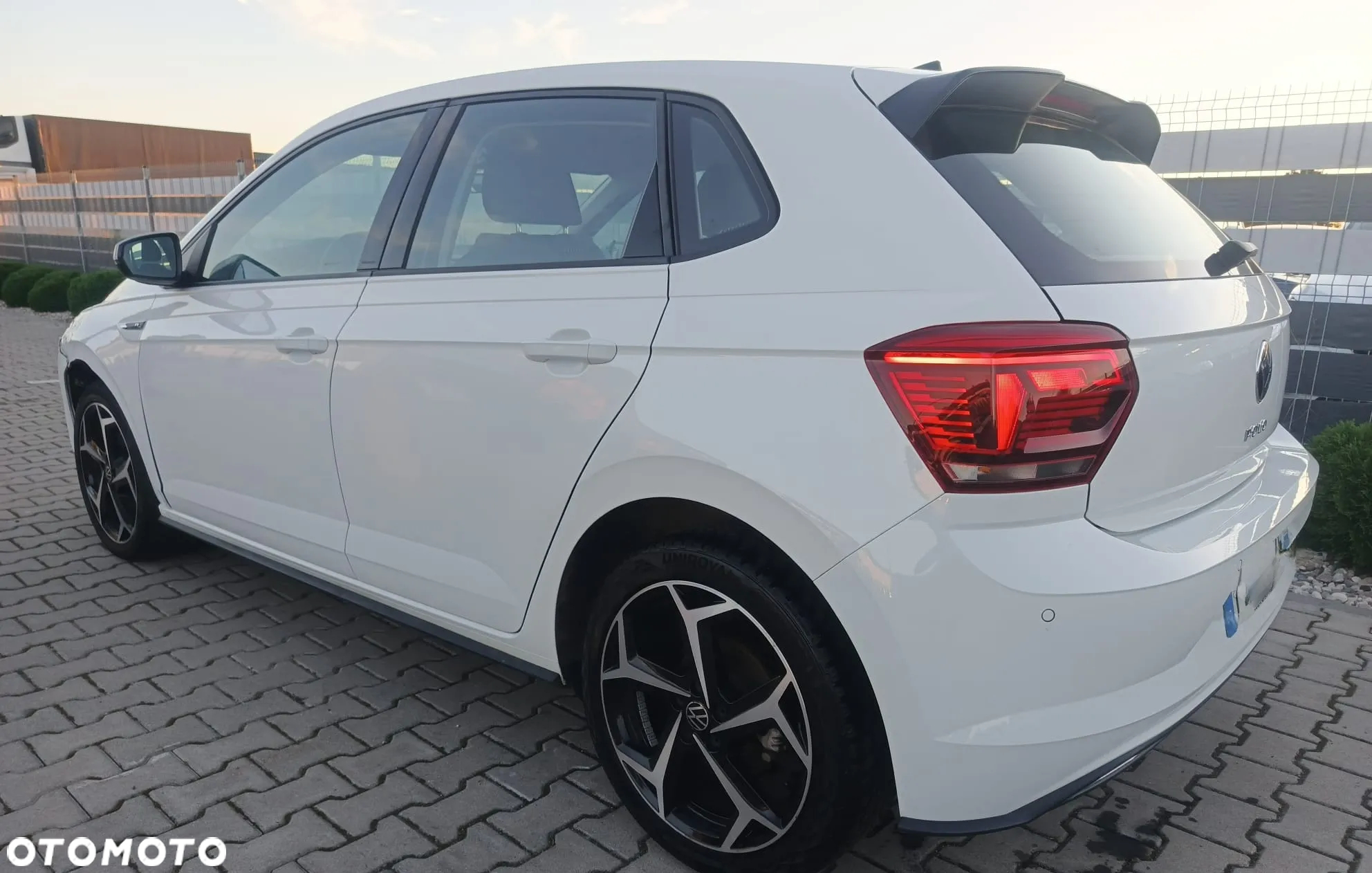 Volkswagen Polo 1.0 TSI R-Line DSG - 5