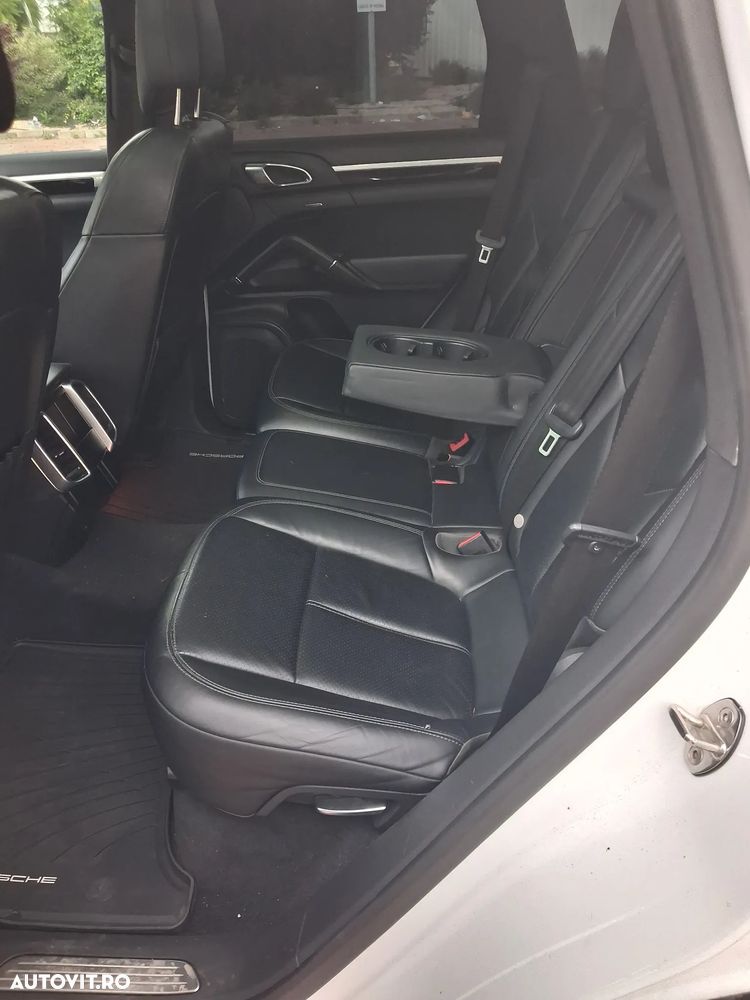 Porsche Cayenne - 7
