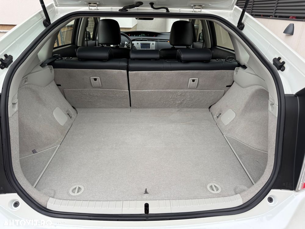 Toyota Prius Sol Plus - 12