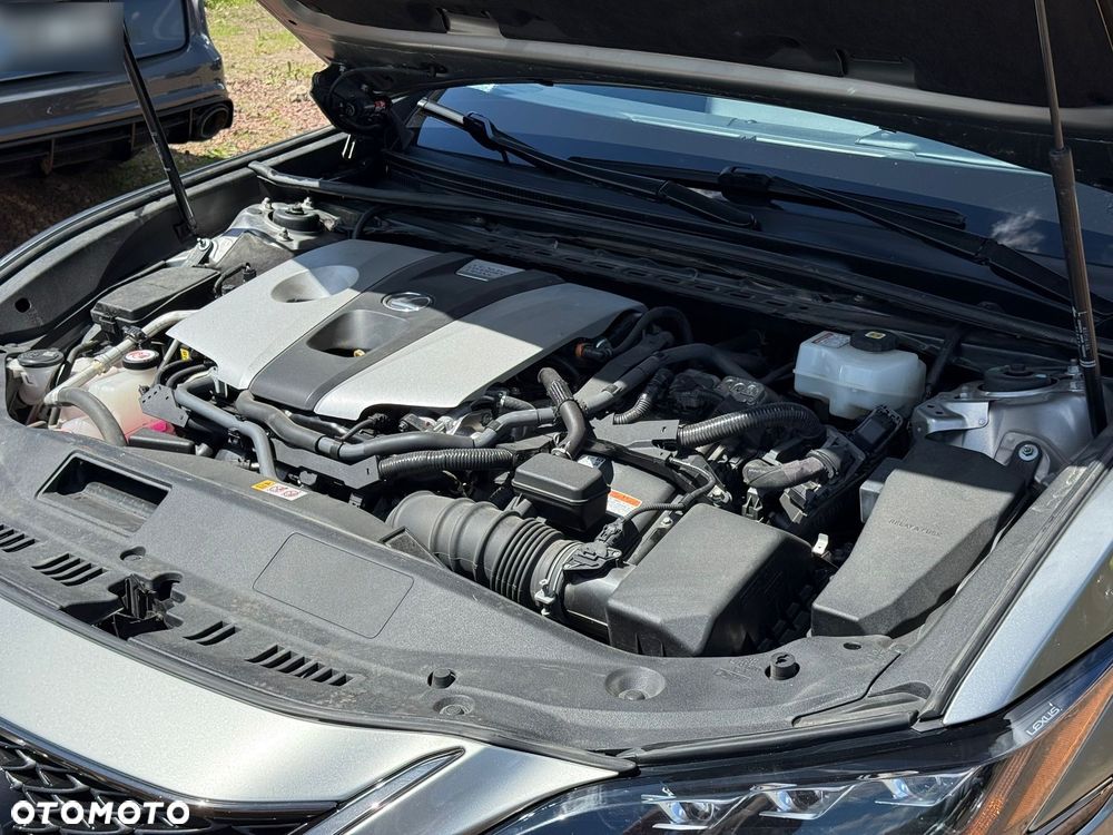 Lexus ES 300h F Sport - 4