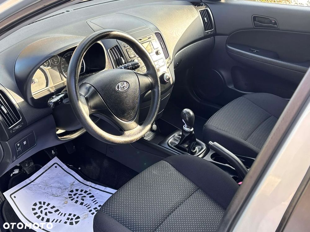 Hyundai i30 1.6 CRDi FIFA WM Edition - 11