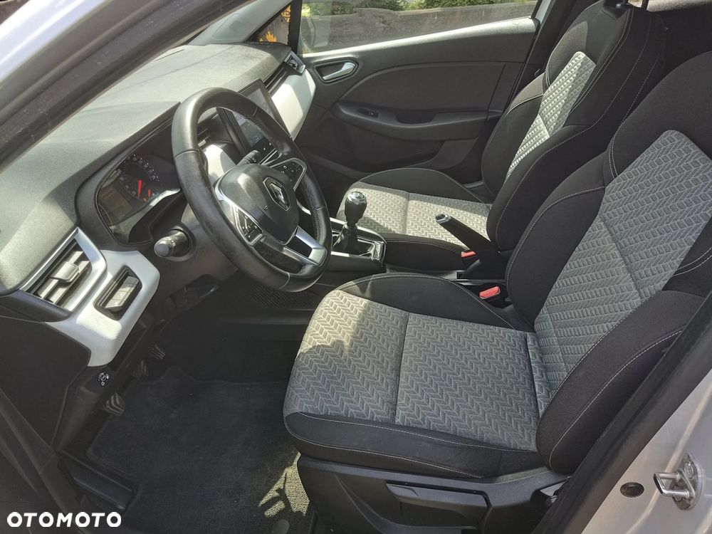 Renault Clio - 10