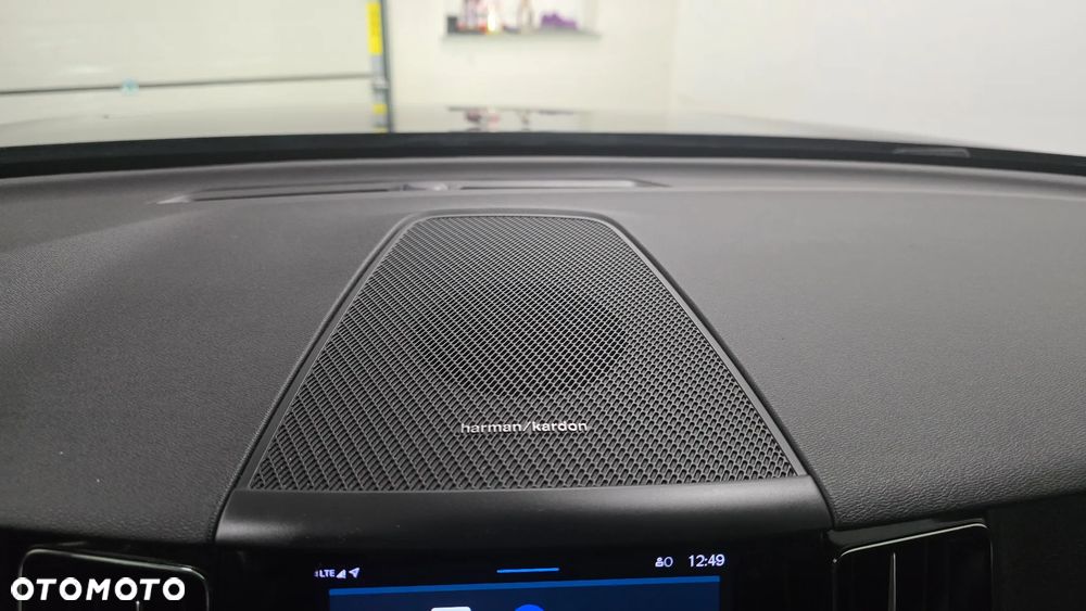 Volvo XC 60 B4 D Plus Dark - 30