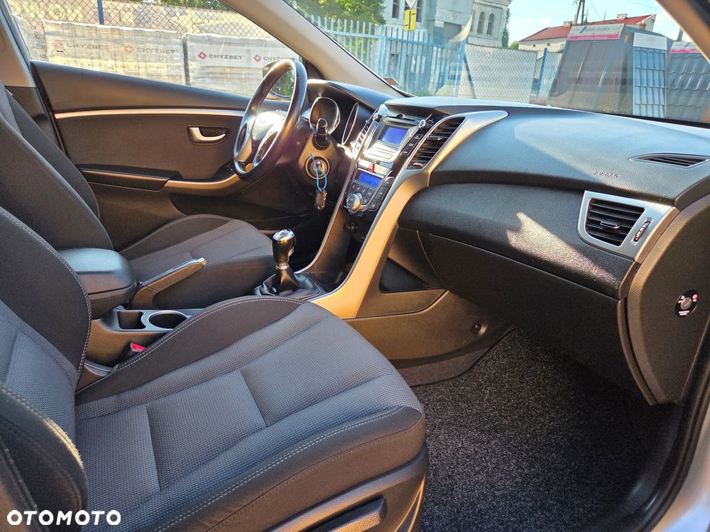 Hyundai i30 1.6 Premium - 19