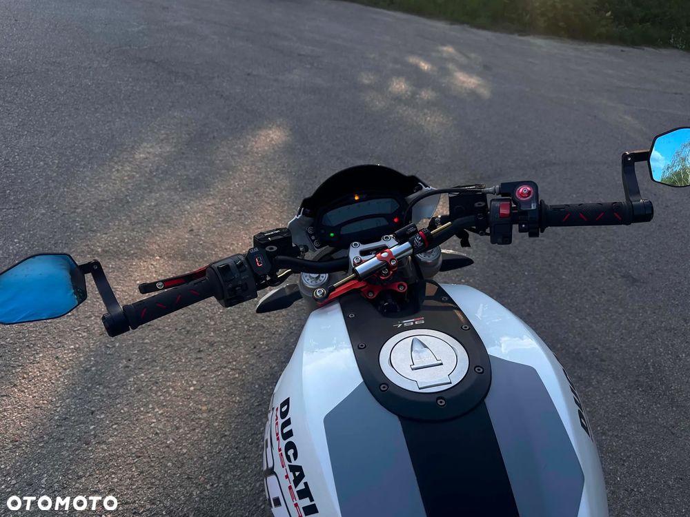 Ducati Monster - 10