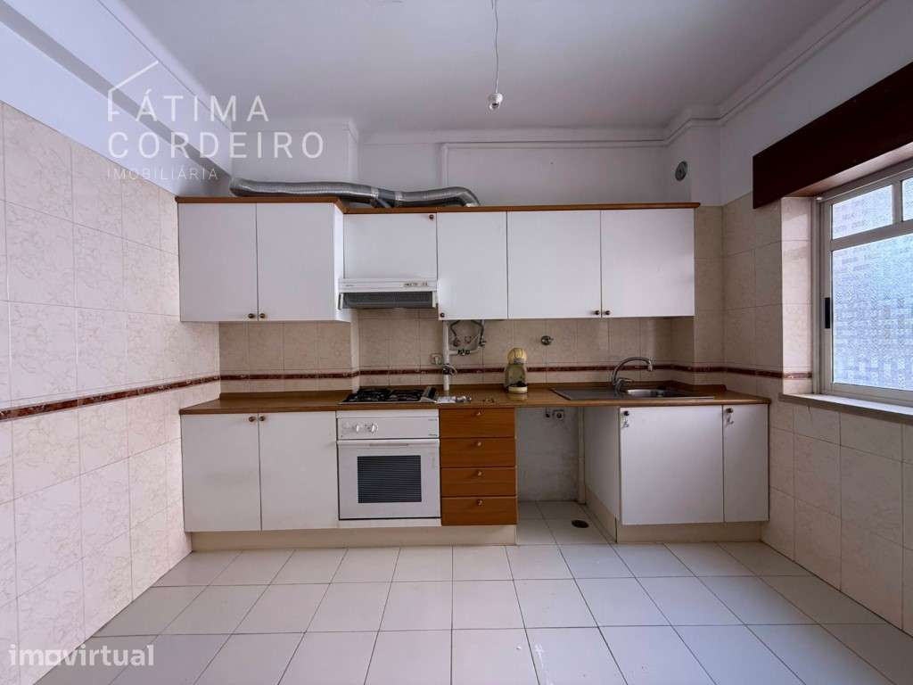 T2 situado situado em cacilhas com Garagem - Grande imagem: 2/20