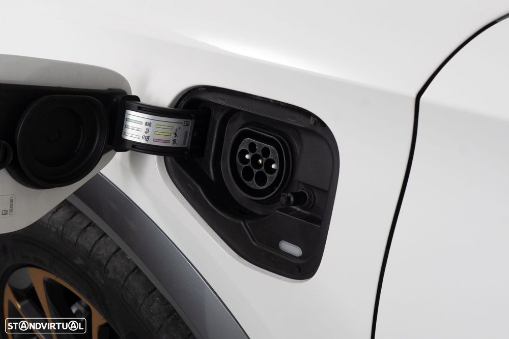 Cupra Formentor 1.4 e-Hybrid DSG - 22