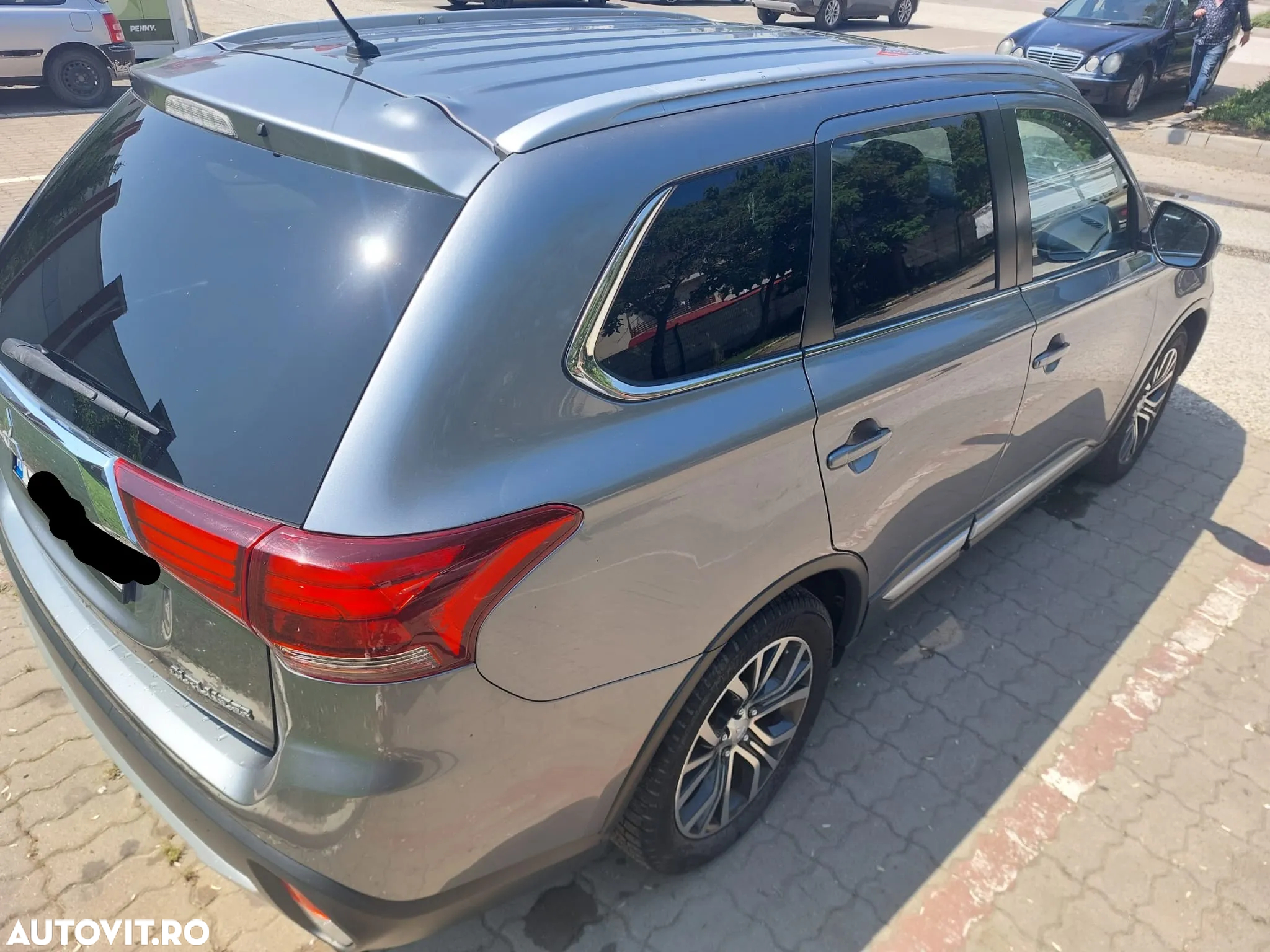 Mitsubishi Outlander 2.2 Litre DI-D AWD Intense Aut. - 8