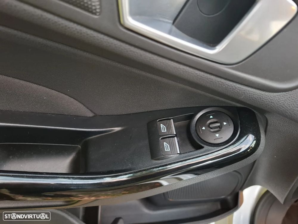 Ford Fiesta 1.0 Ti-VCT Titanium - 32