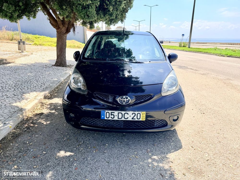 Toyota Aygo 1.0 + Sport Pack MMT - 3