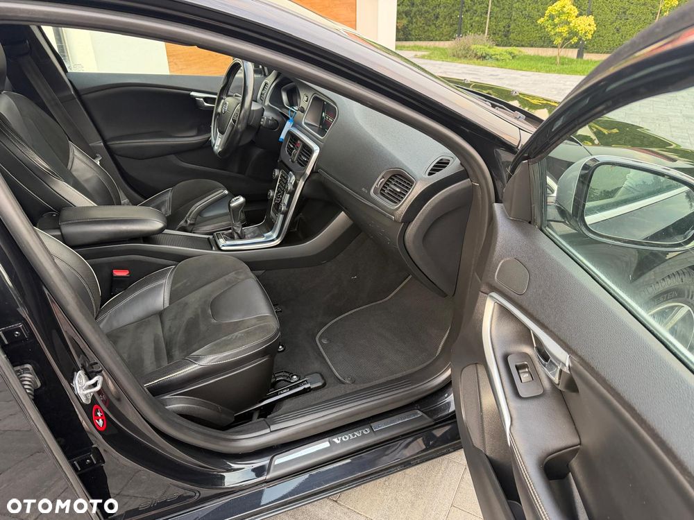 Volvo V40 D4 Drive-E R-Design Summum - 5
