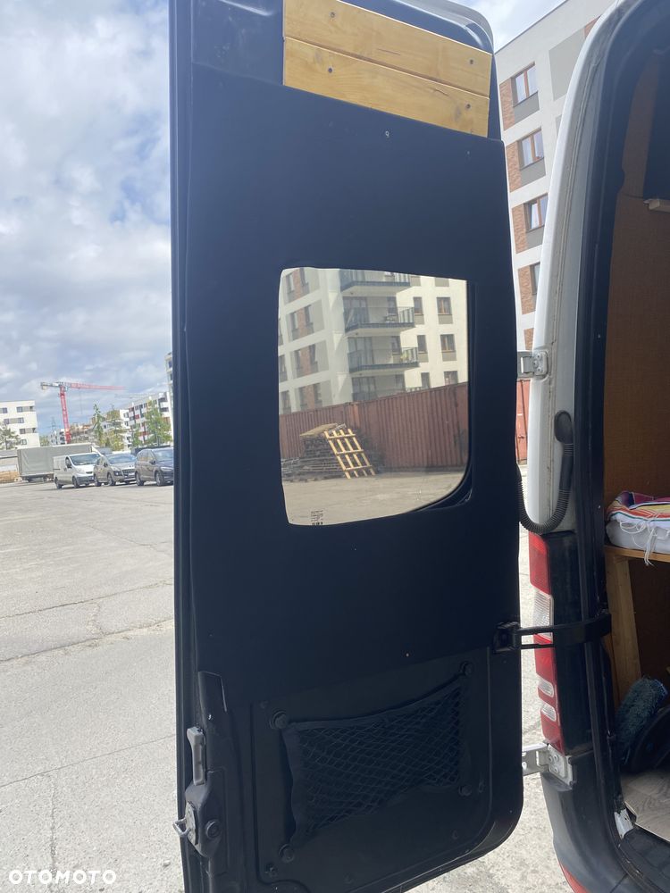 Mercedes-Benz Sprinter - 22