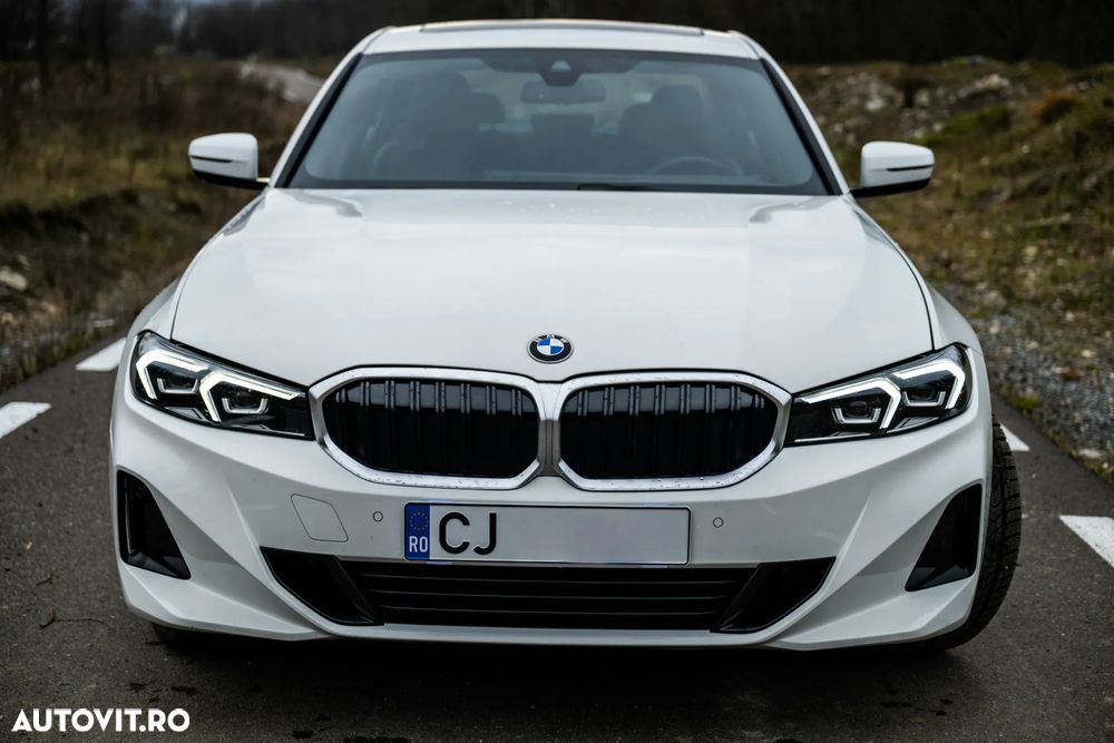 BMW Seria 3 330i xDrive Aut. Sport Line - 11