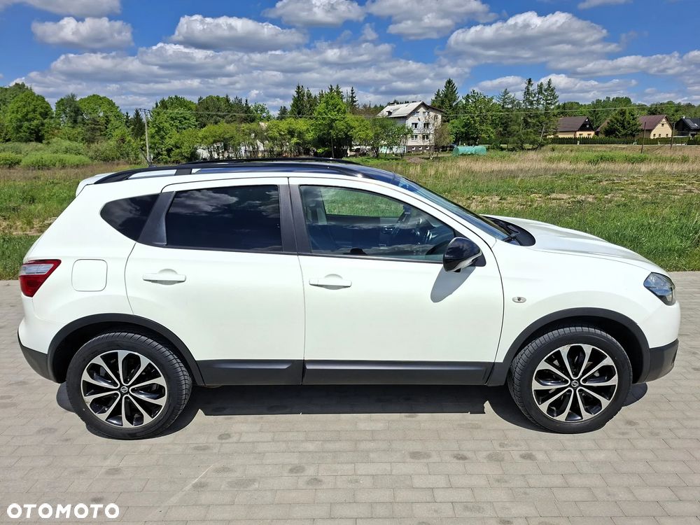 Nissan Qashqai 1.6 dCi 4 x 4 DPF Start/Stop tekna - 6