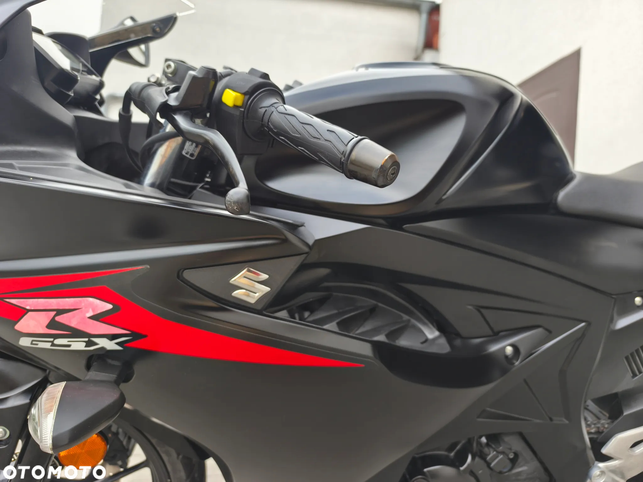 Suzuki GSX-R - 11