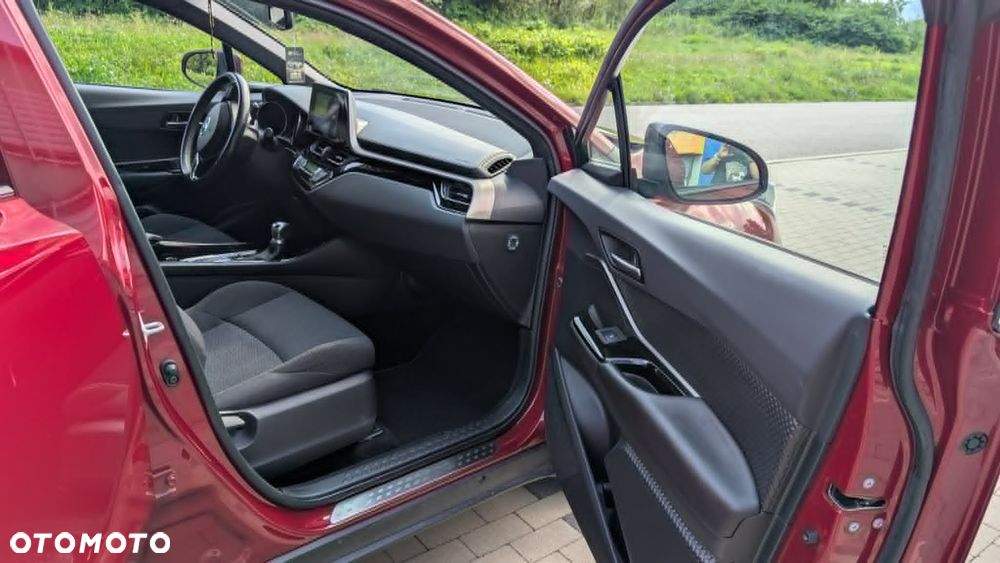 Toyota C-HR - 16