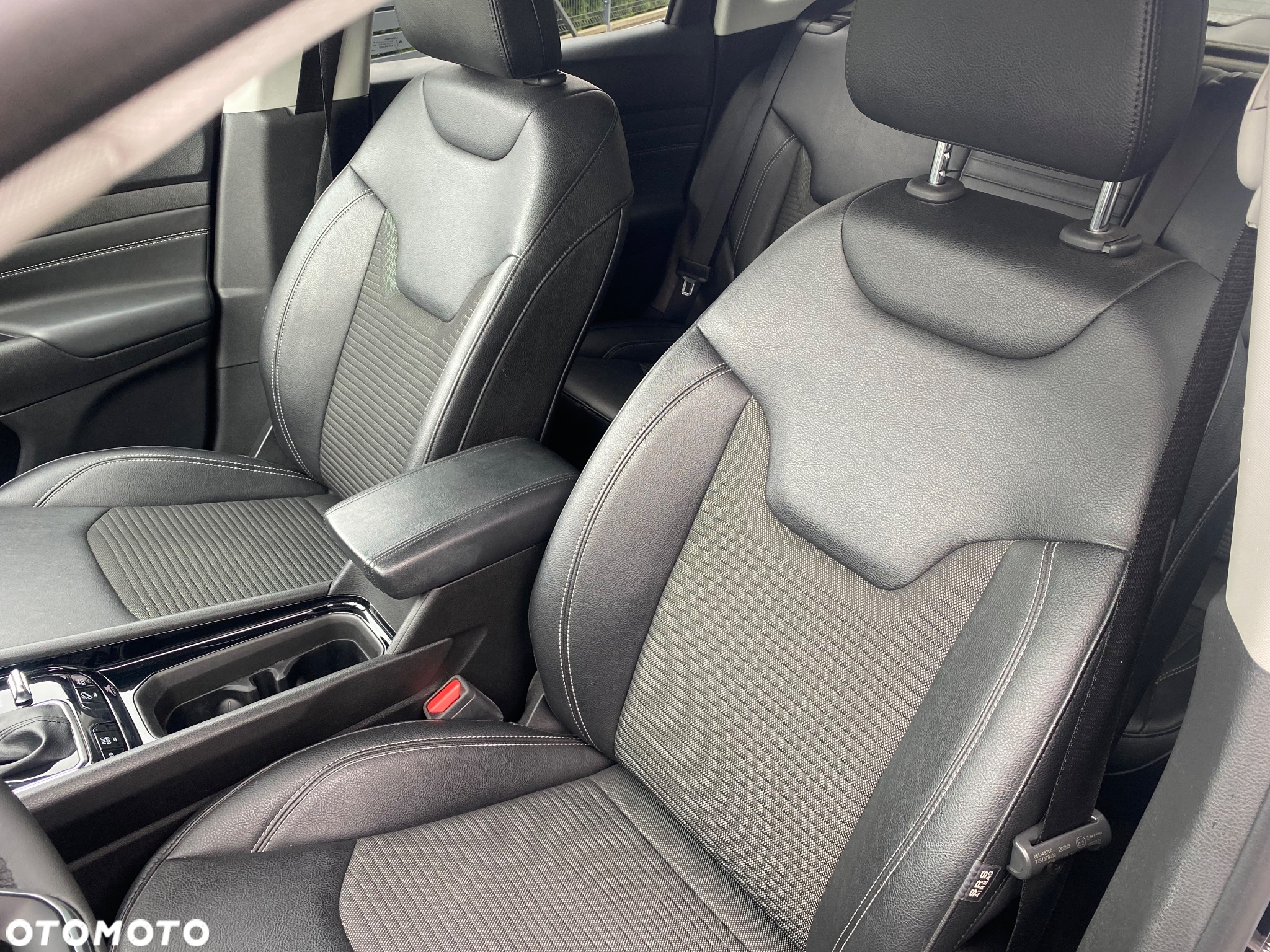 Jeep Compass 1.3 T4 4xe PLUG-IN HYBRID Automatik Altitude - 23
