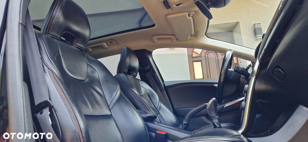 Volvo V40 Cross Country D3 Summum - 11