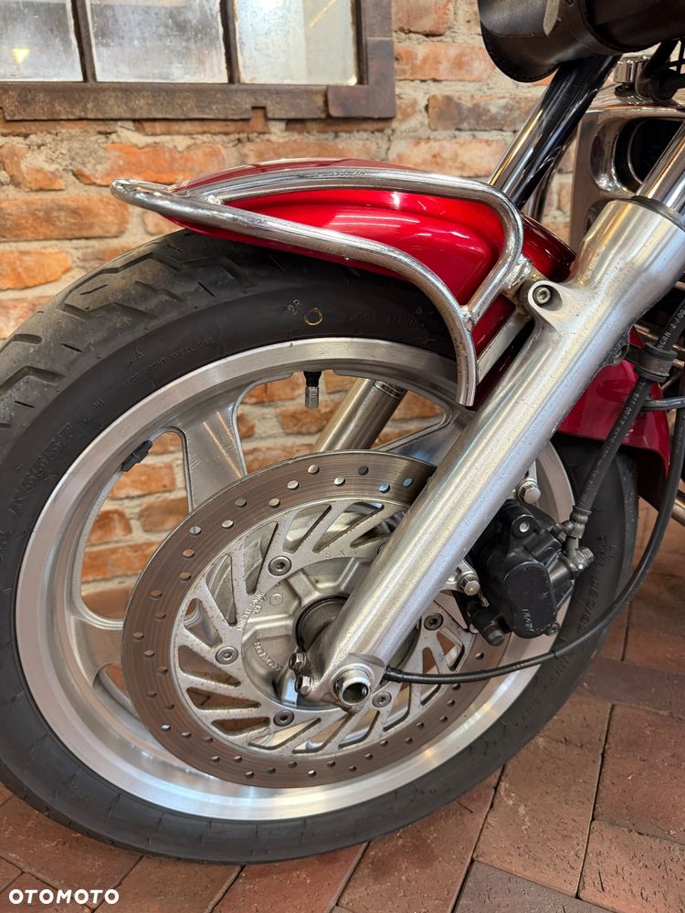 Honda VF - 27